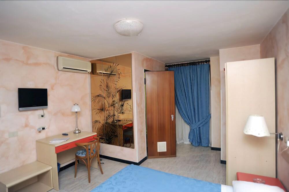 Hotel Veronese Genova Esterno foto