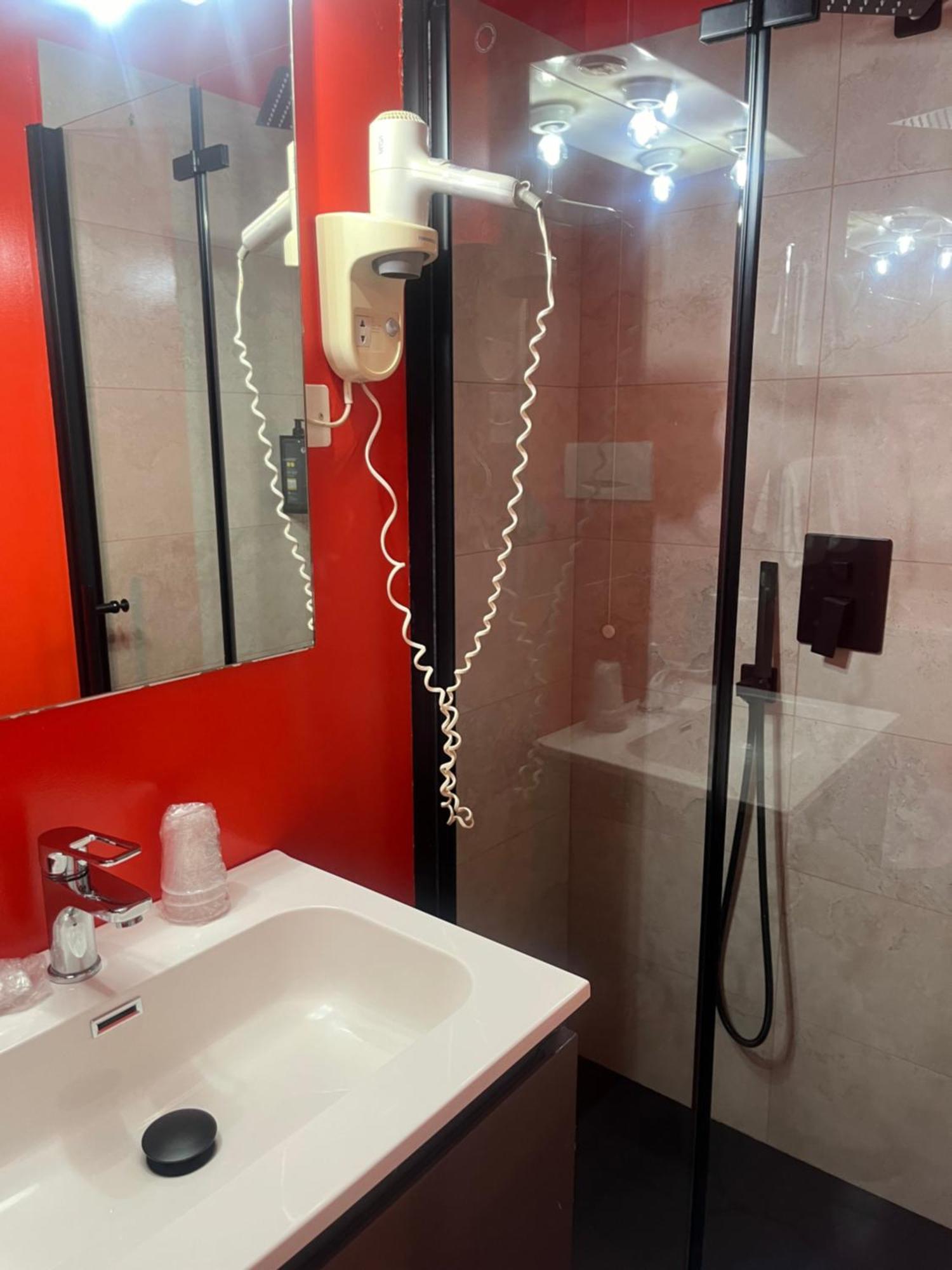Hotel Veronese Genova Esterno foto