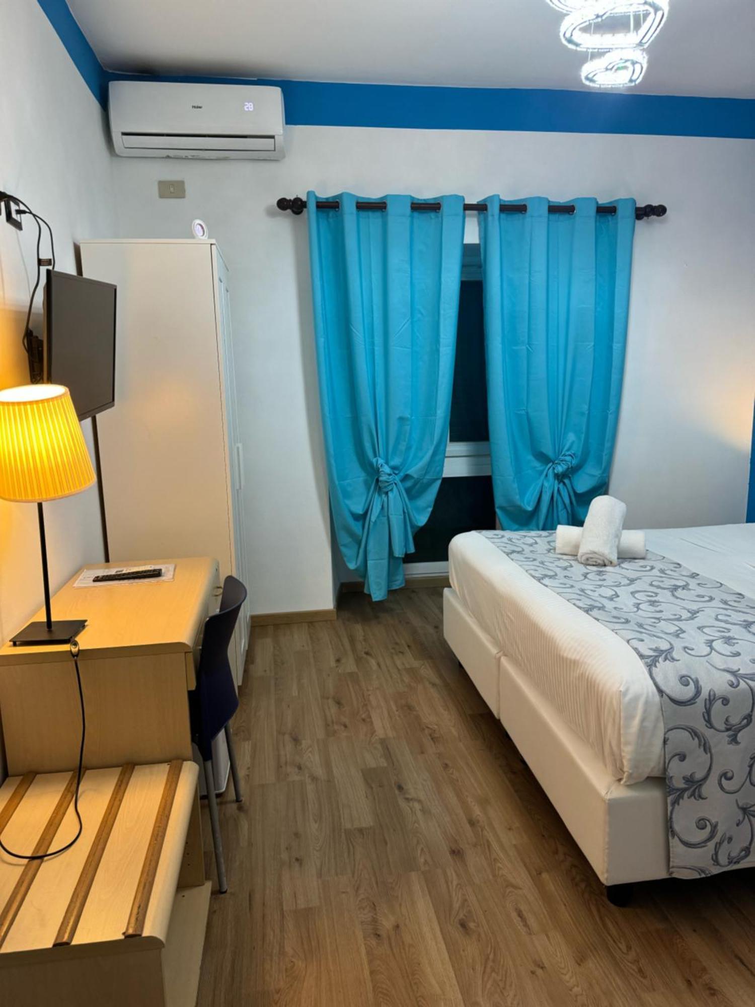 Hotel Veronese Genova Esterno foto